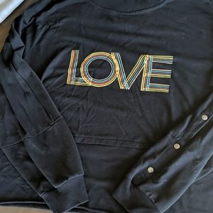 Peace Love World sweat shirt